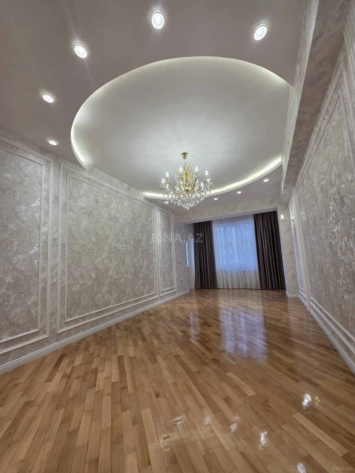 Satılır 3 otaqlı mənzil 153 m²