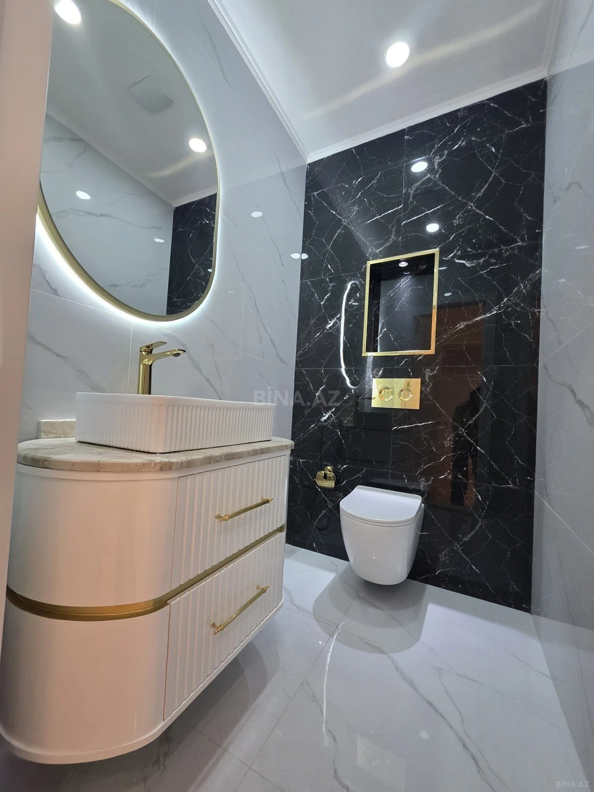 Satılır 3 otaqlı mənzil 153 m²