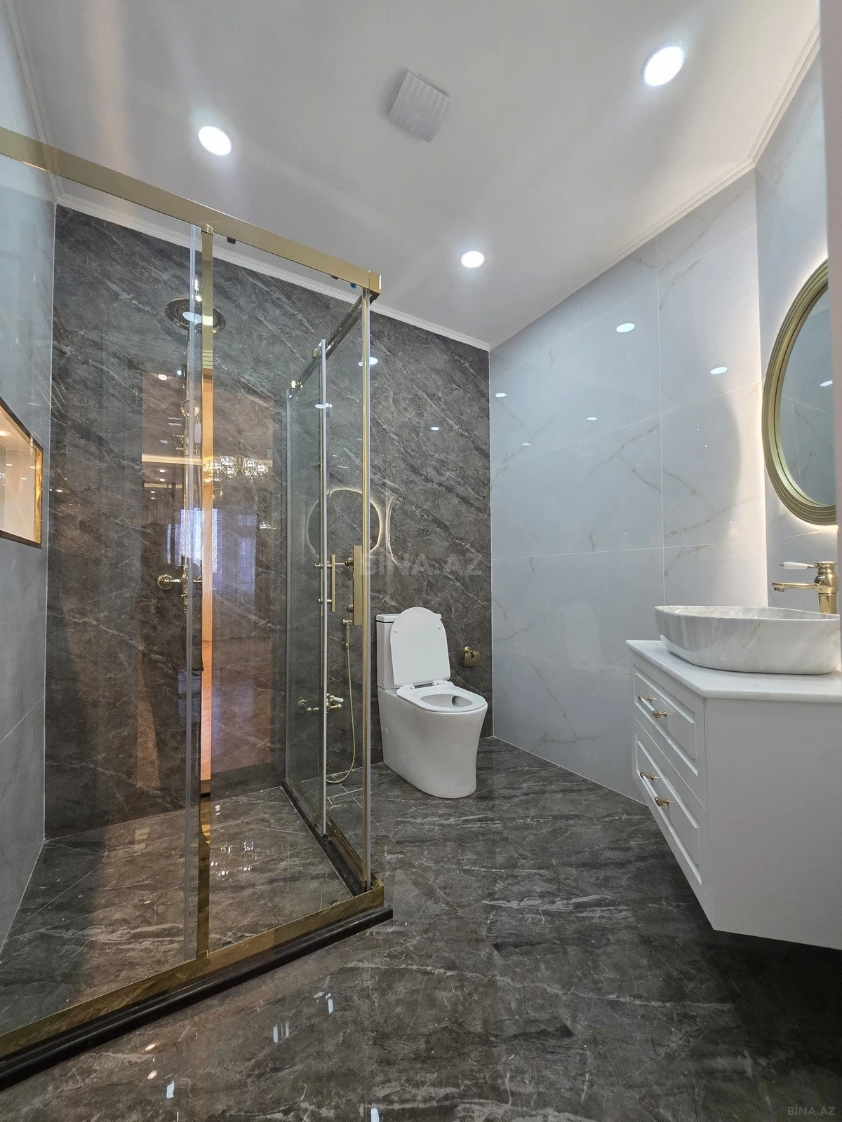 Satılır 3 otaqlı mənzil 153 m²