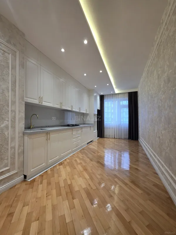 Satılır 3 otaqlı mənzil 153 m²