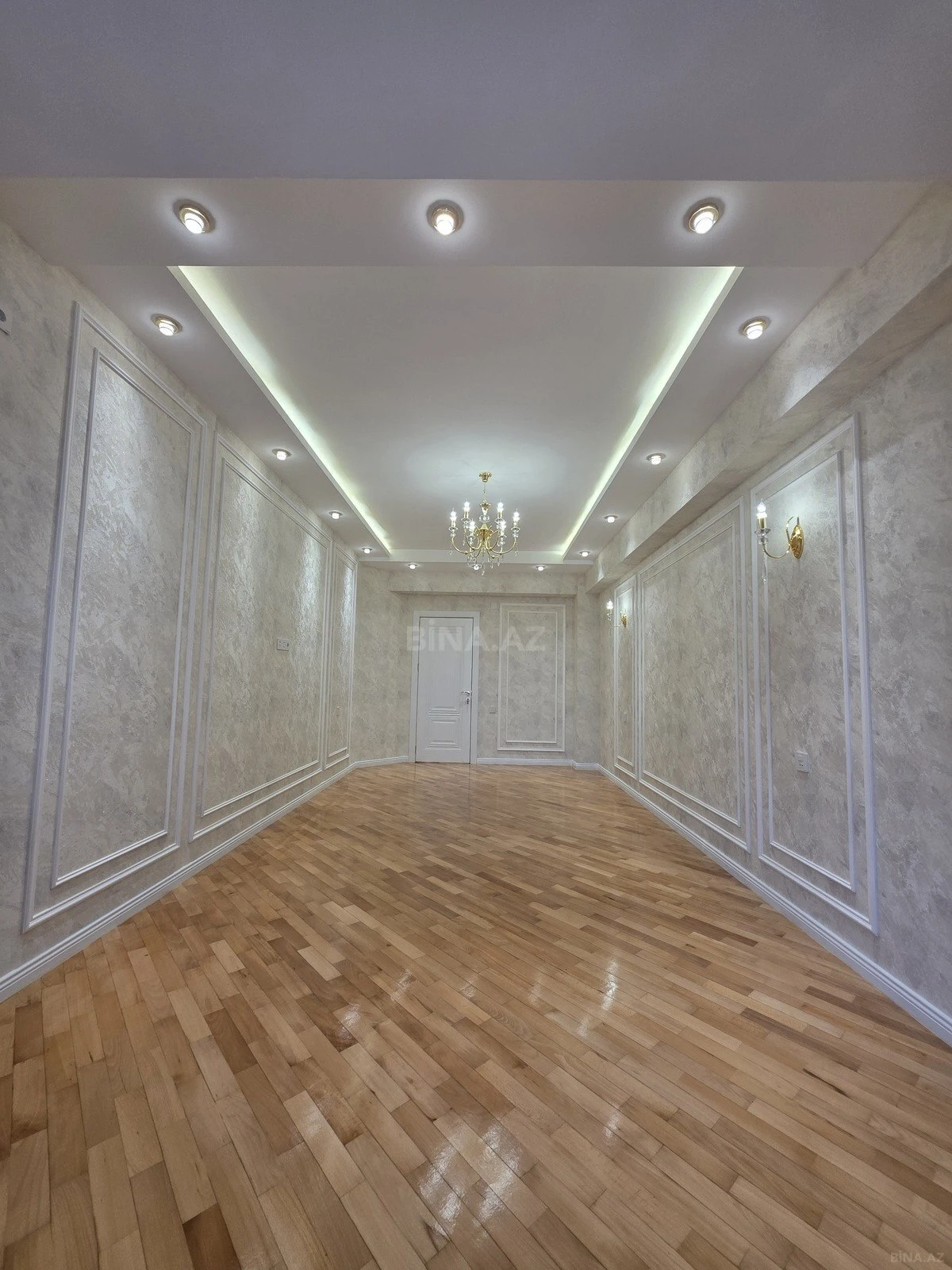 Satılır 3 otaqlı mənzil 153 m²