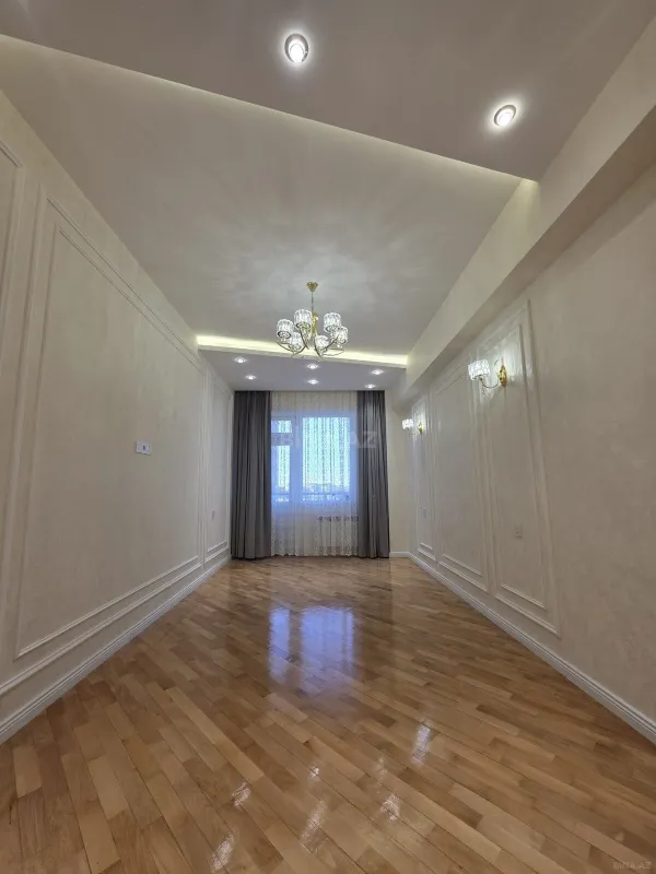 Satılır 3 otaqlı mənzil 153 m²