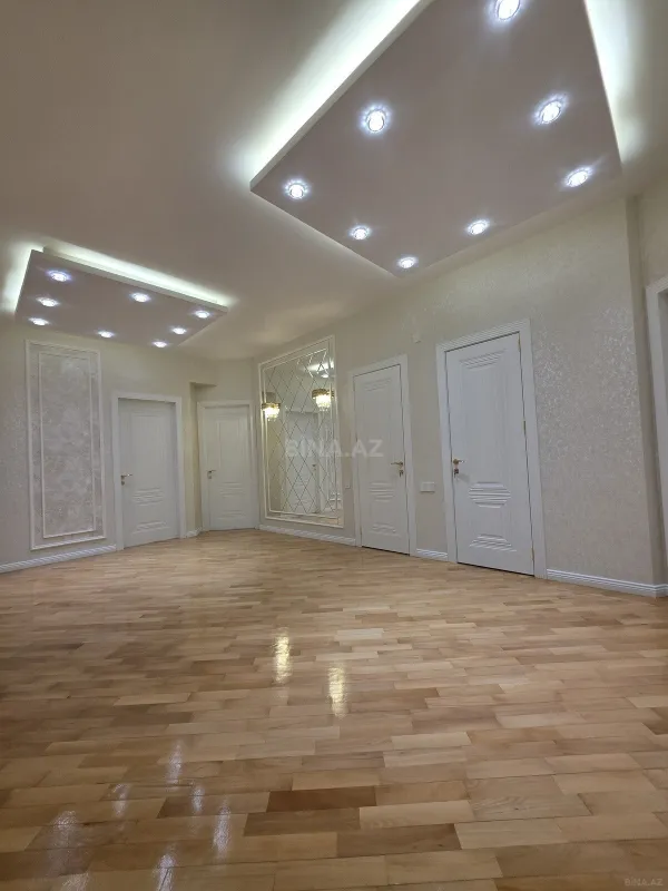 Satılır 3 otaqlı mənzil 153 m²