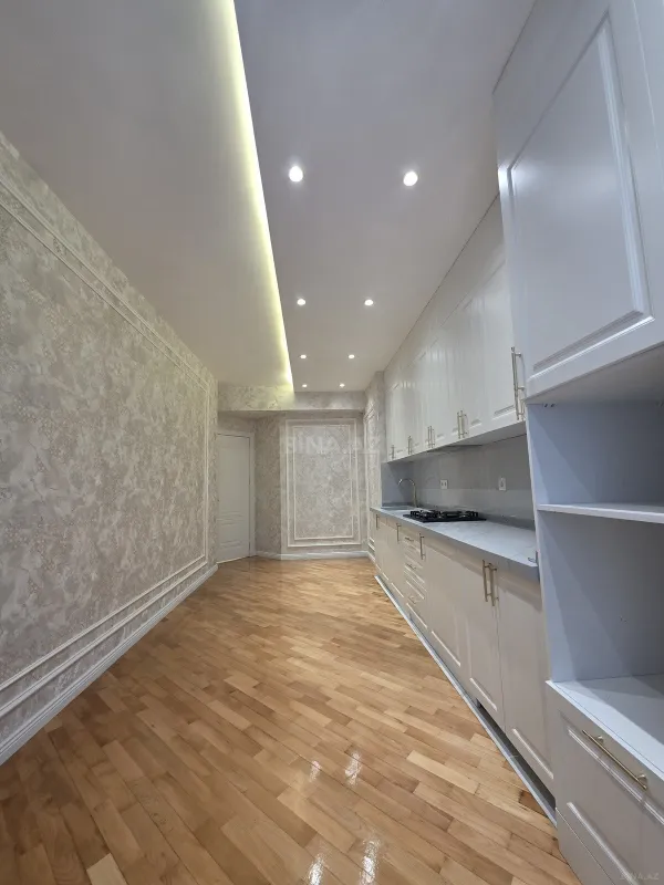 Satılır 3 otaqlı mənzil 153 m²