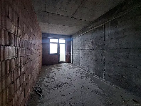 Satılır 4 otaqlı mənzil 219.6 m²