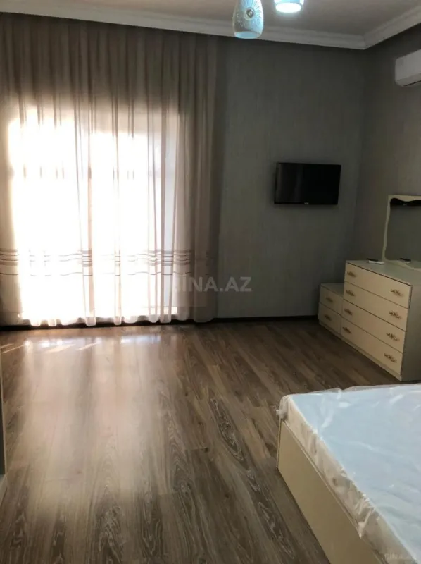 Kirayə verilir 4 otaqlı həyət evi 200 m²