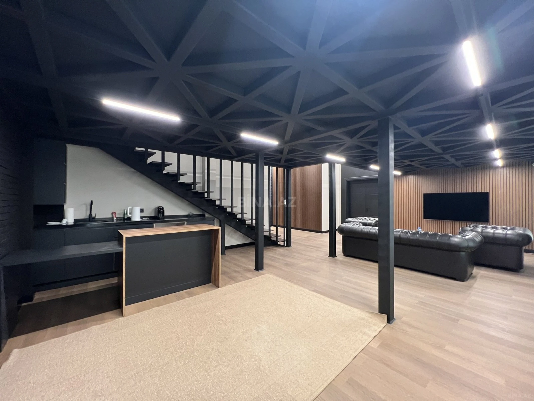 Kirayə verilir 3 otaqlı mənzil 140 m²