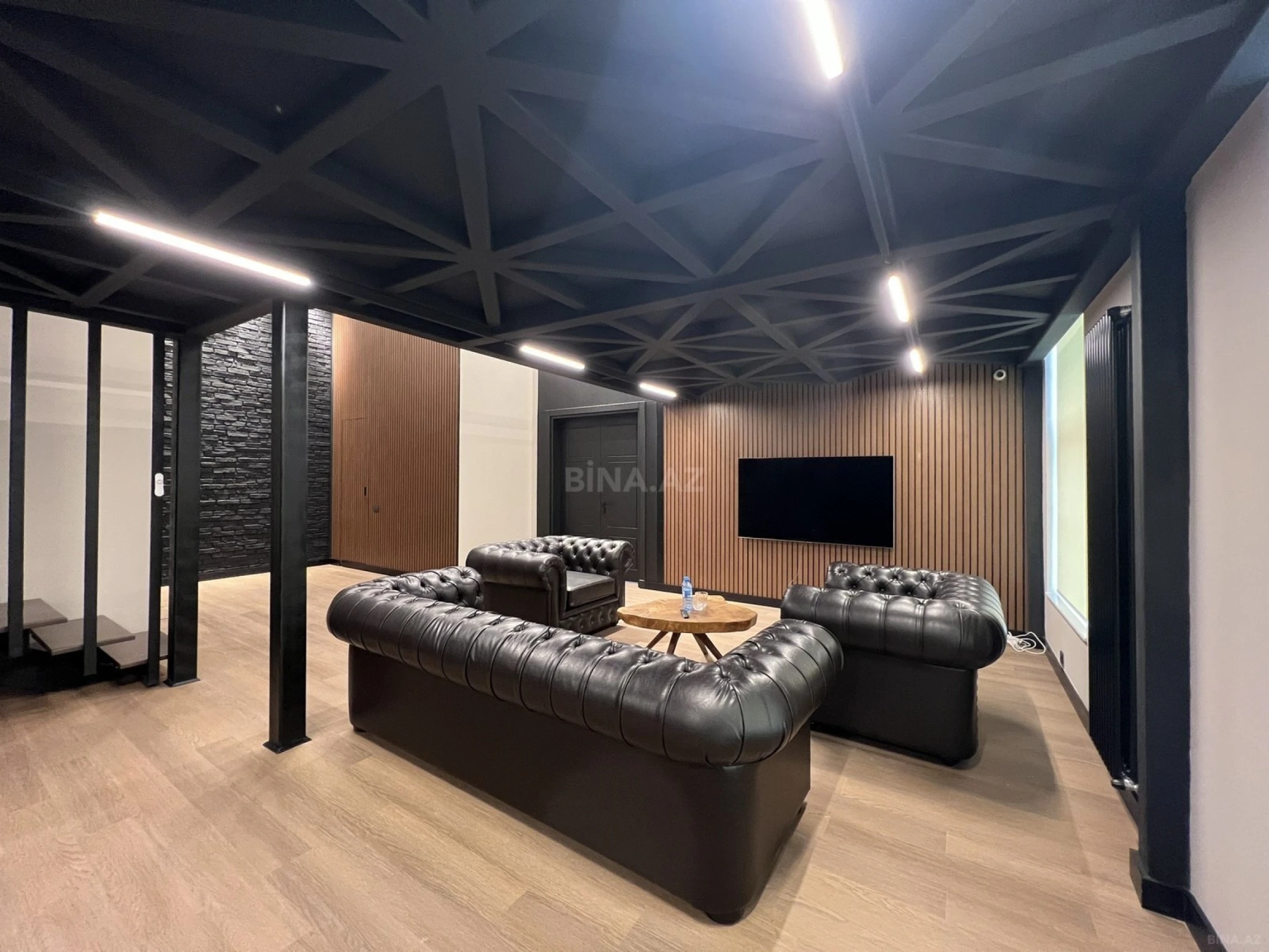 Kirayə verilir 3 otaqlı mənzil 140 m²