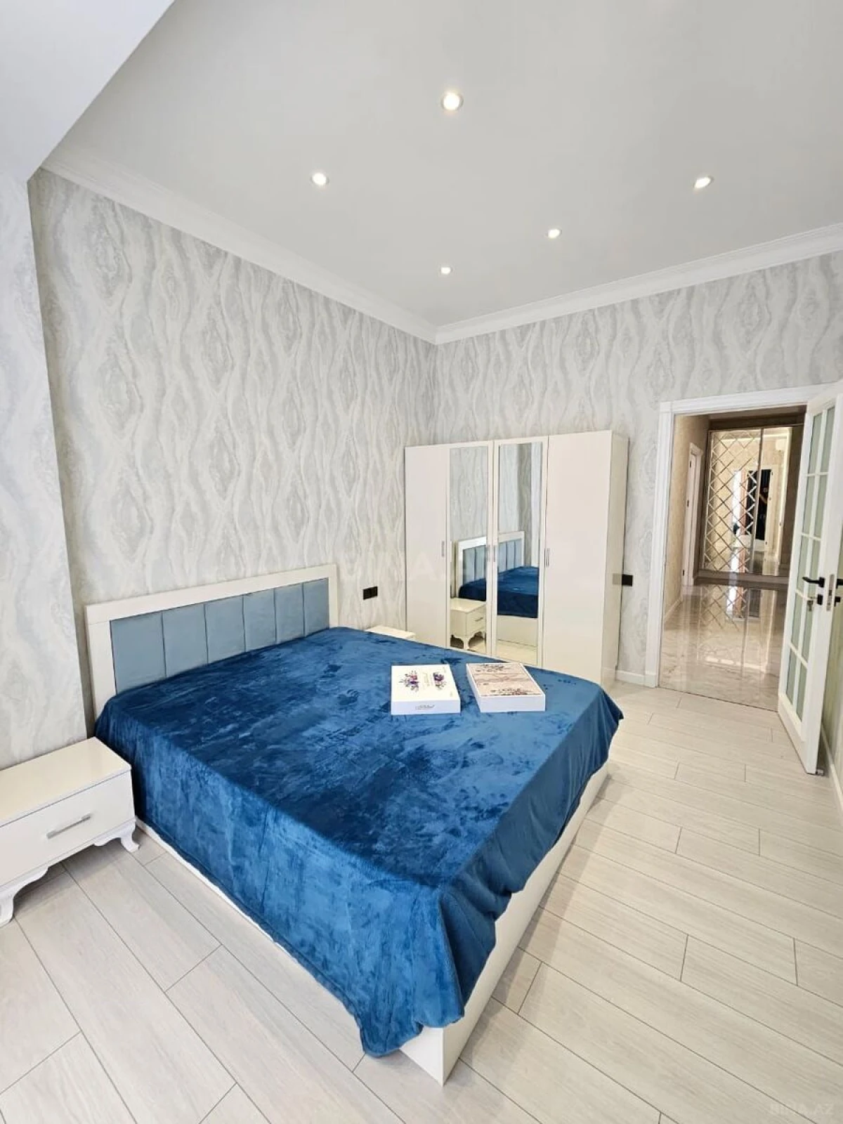 Kirayə verilir 3 otaqlı mənzil 113 m²