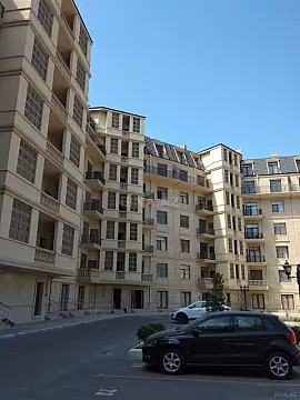 Kirayə verilir 2 otaqlı mənzil 75 m²