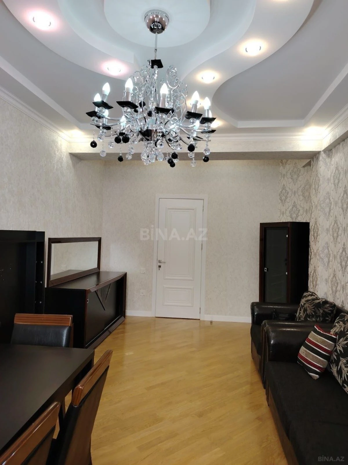 Kirayə verilir 3 otaqlı mənzil 95 m²