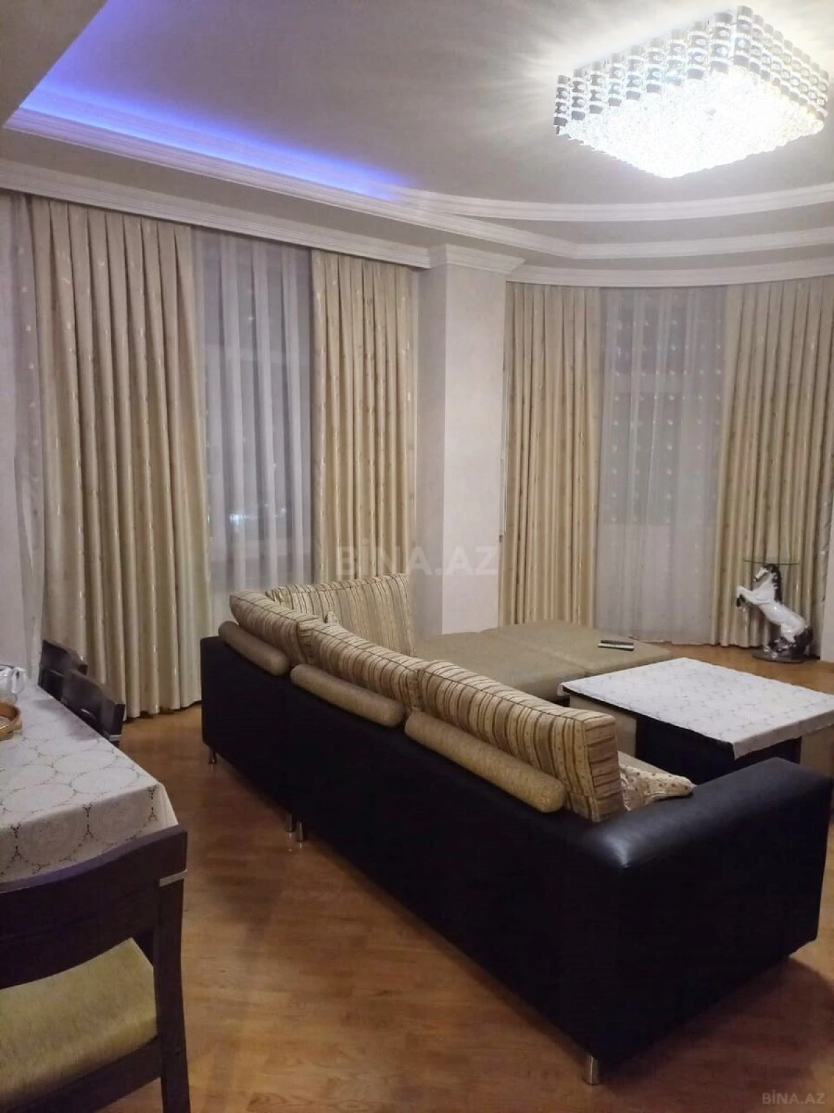 Kirayə verilir 3 otaqlı mənzil 100 m²