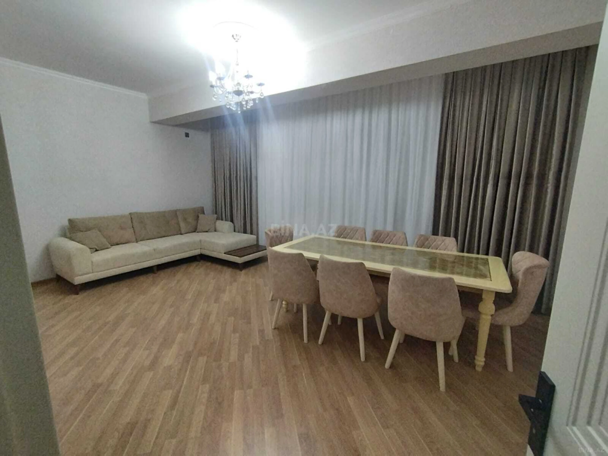 Kirayə verilir 3 otaqlı mənzil 115 m²