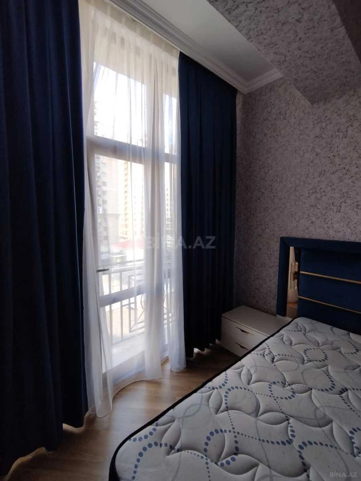 Kirayə verilir 3 otaqlı mənzil 115 m²