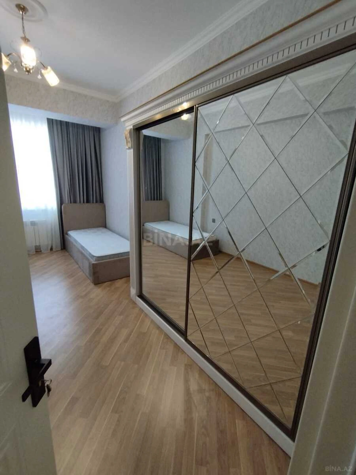 Kirayə verilir 3 otaqlı mənzil 115 m²