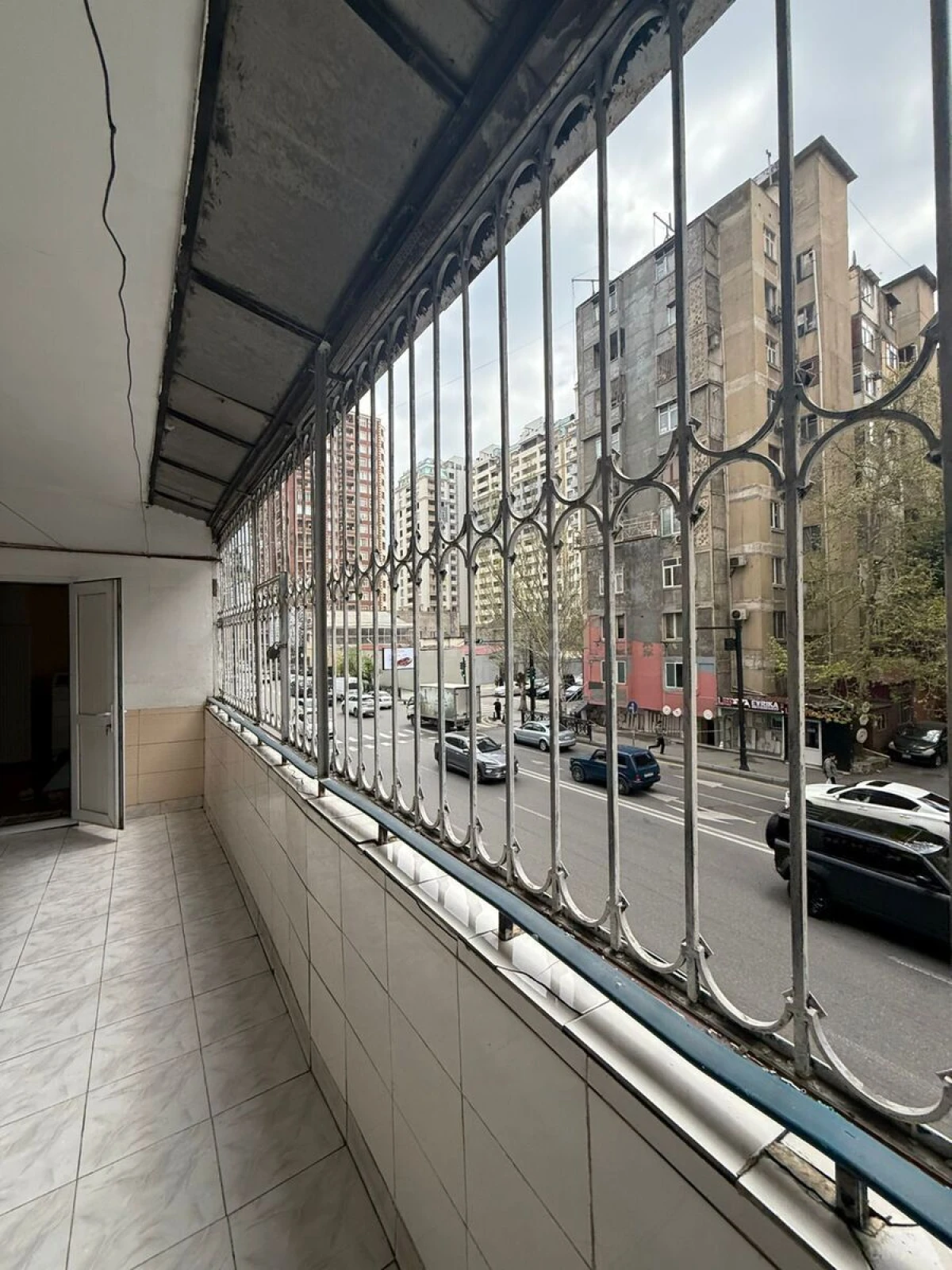 Satılır 4 otaqlı mənzil 110 m²