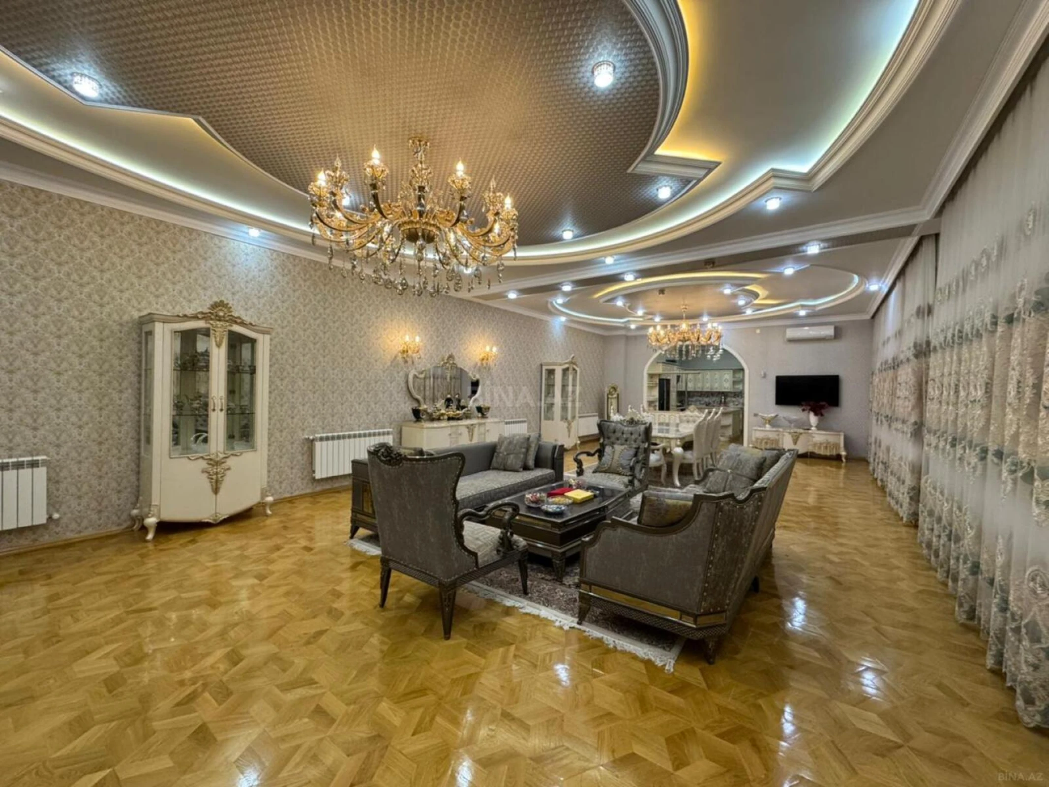 Satılır 10 otaqlı həyət evi 450 m²