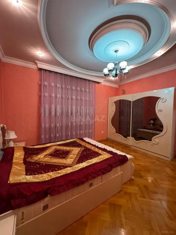 Satılır 10 otaqlı həyət evi 450 m²