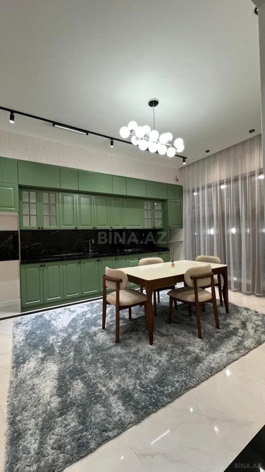 Satılır 4 otaqlı həyət evi 180 m²