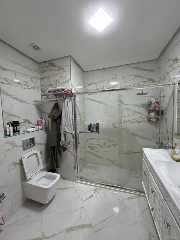 Kirayə verilir 3 otaqlı mənzil 180 m²