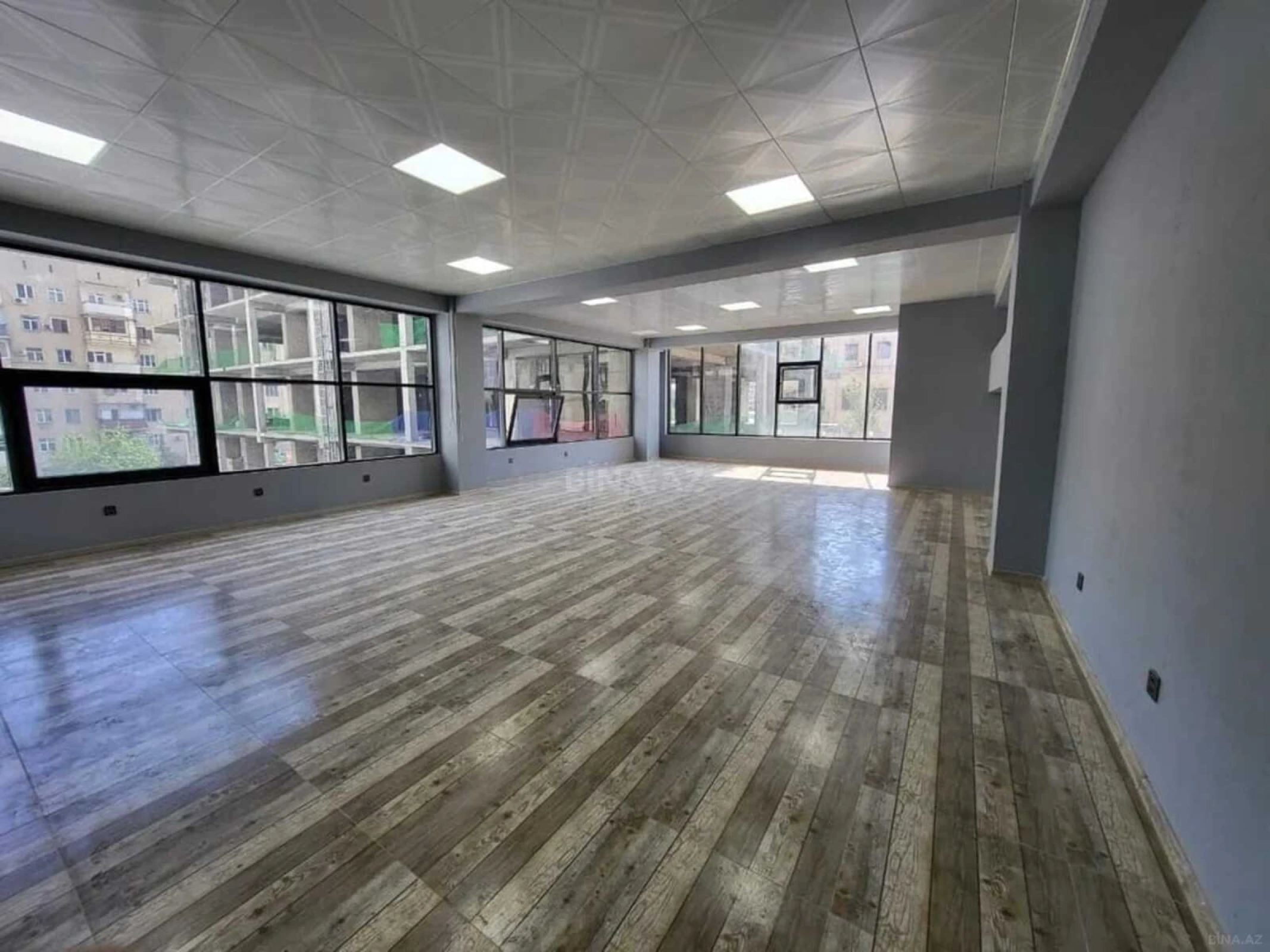 Satılır obyekt 100 m²