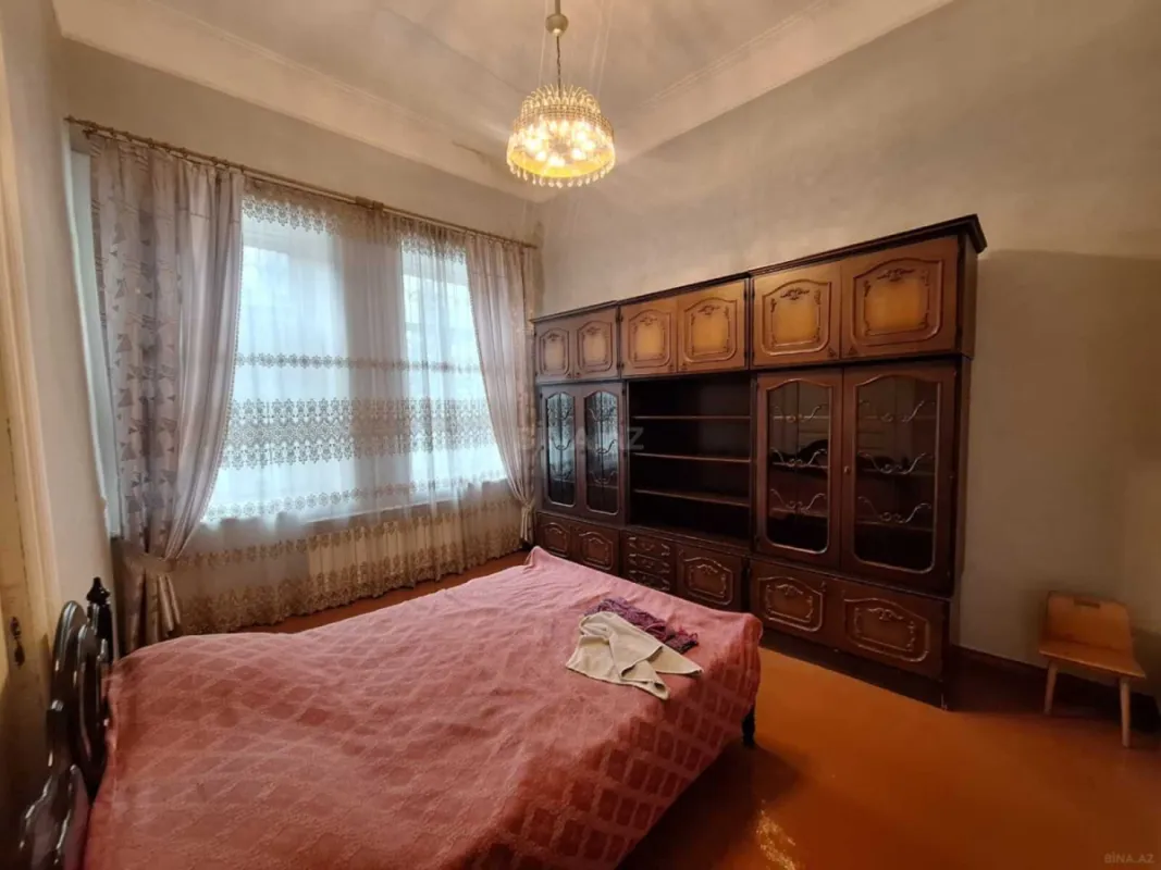 Satılır 4 otaqlı mənzil 80 m²