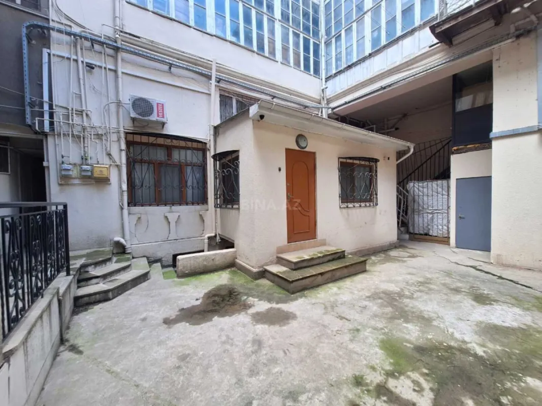 Satılır 4 otaqlı mənzil 80 m²