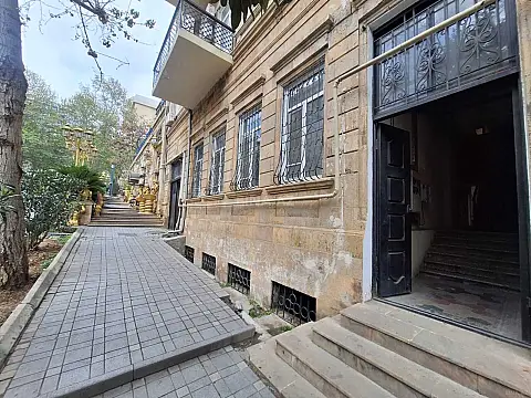 Satılır 4 otaqlı mənzil 80 m²
