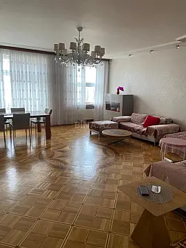 Kirayə verilir 4 otaqlı mənzil 200 m² — Bakı 4 otaq 200.00 m²