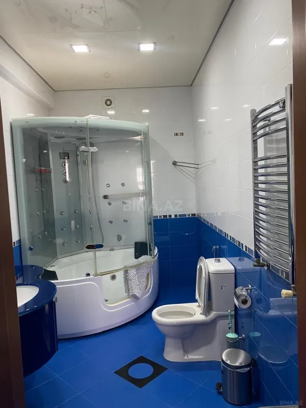 Kirayə verilir 4 otaqlı mənzil 200 m²