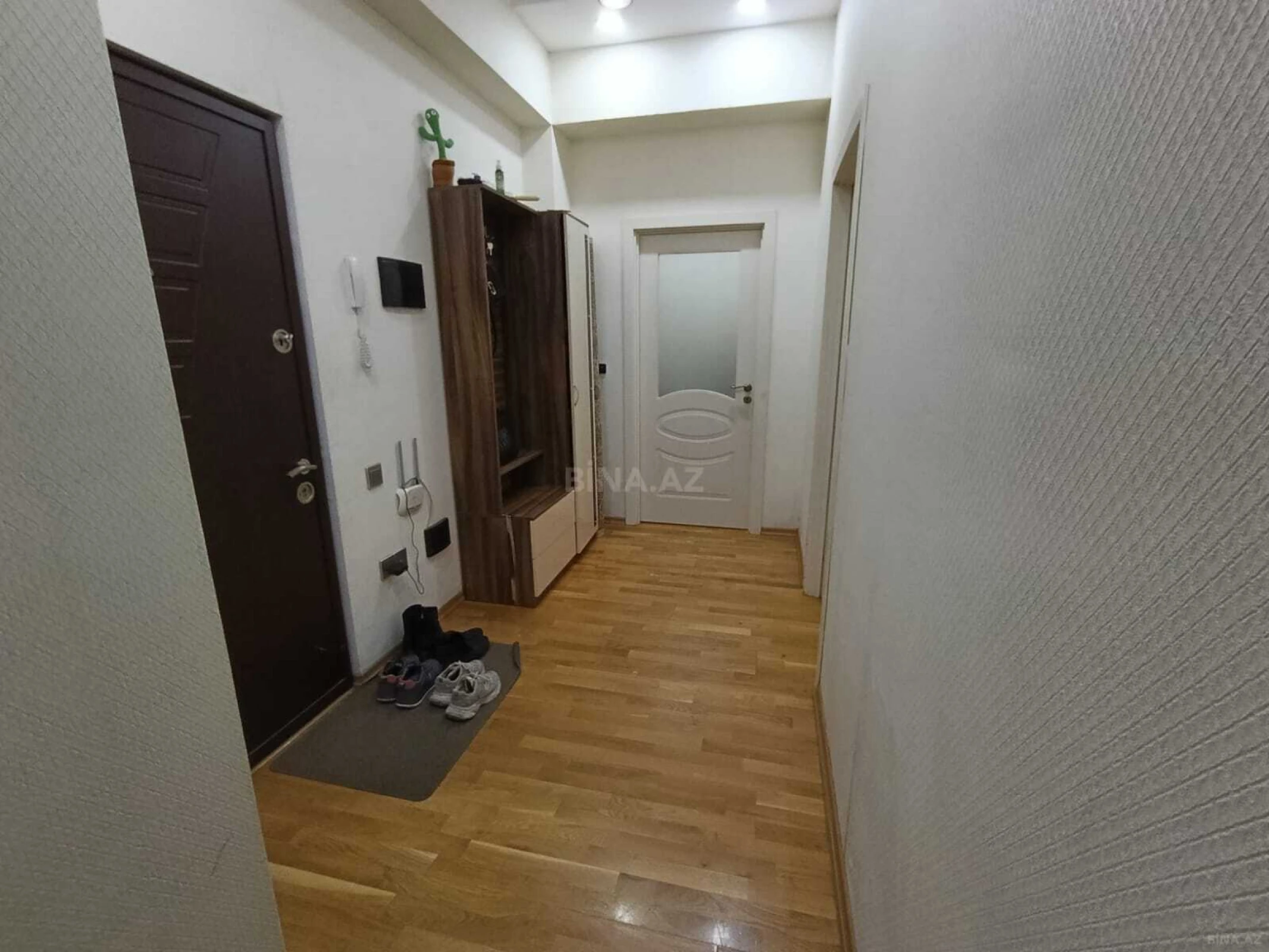 Satılır 2 otaqlı mənzil 75 m²