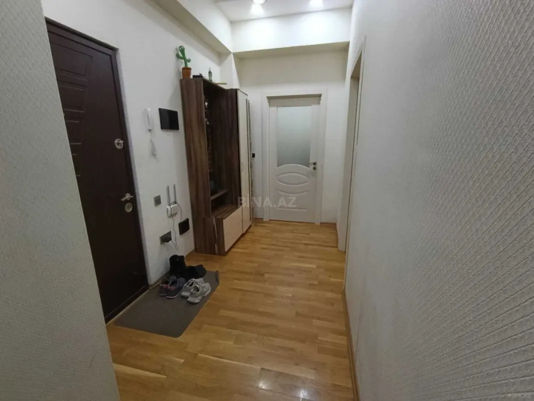 Satılır 2 otaqlı mənzil 75 m²