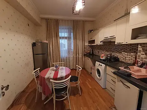 Satılır 2 otaqlı mənzil 75 m²