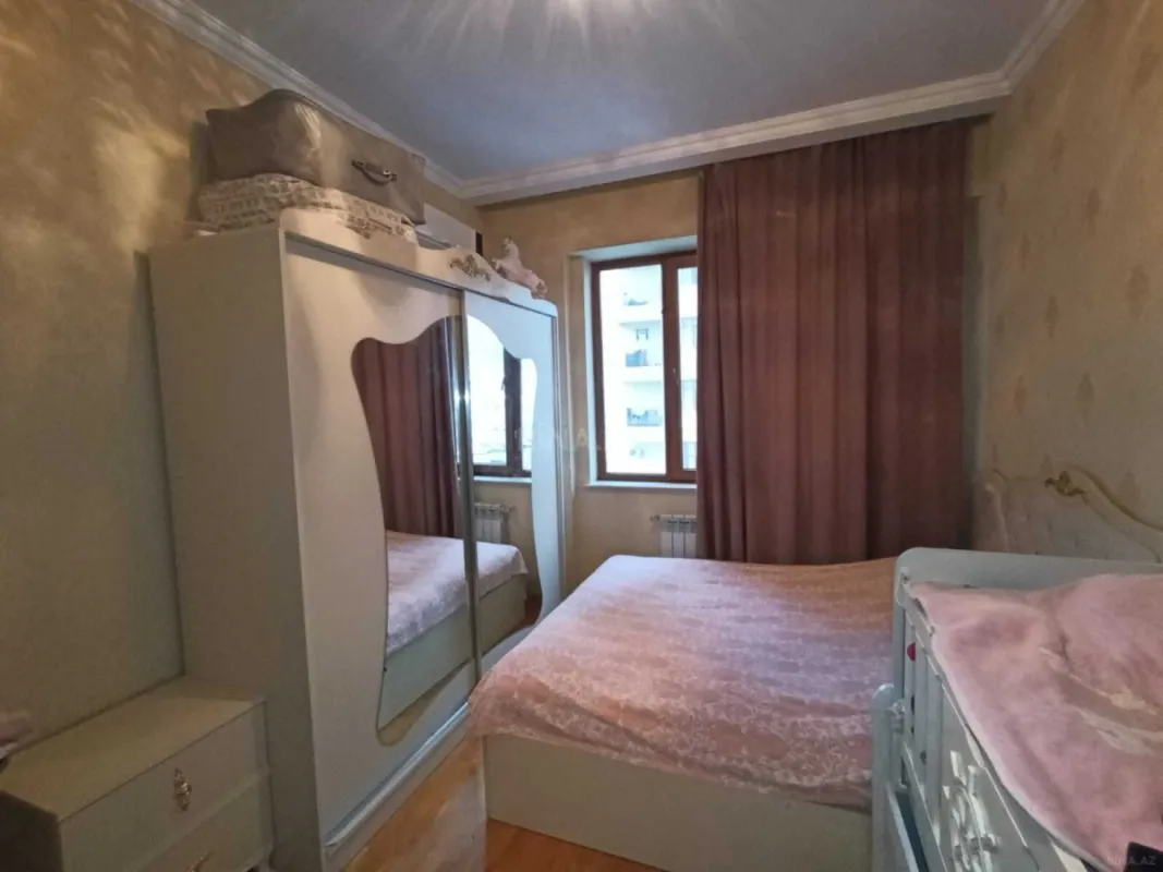 Satılır 2 otaqlı mənzil 75 m²