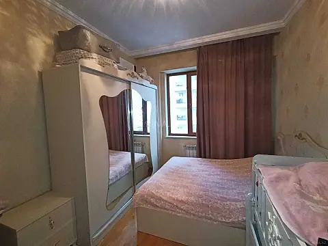 Satılır 2 otaqlı mənzil 75 m²
