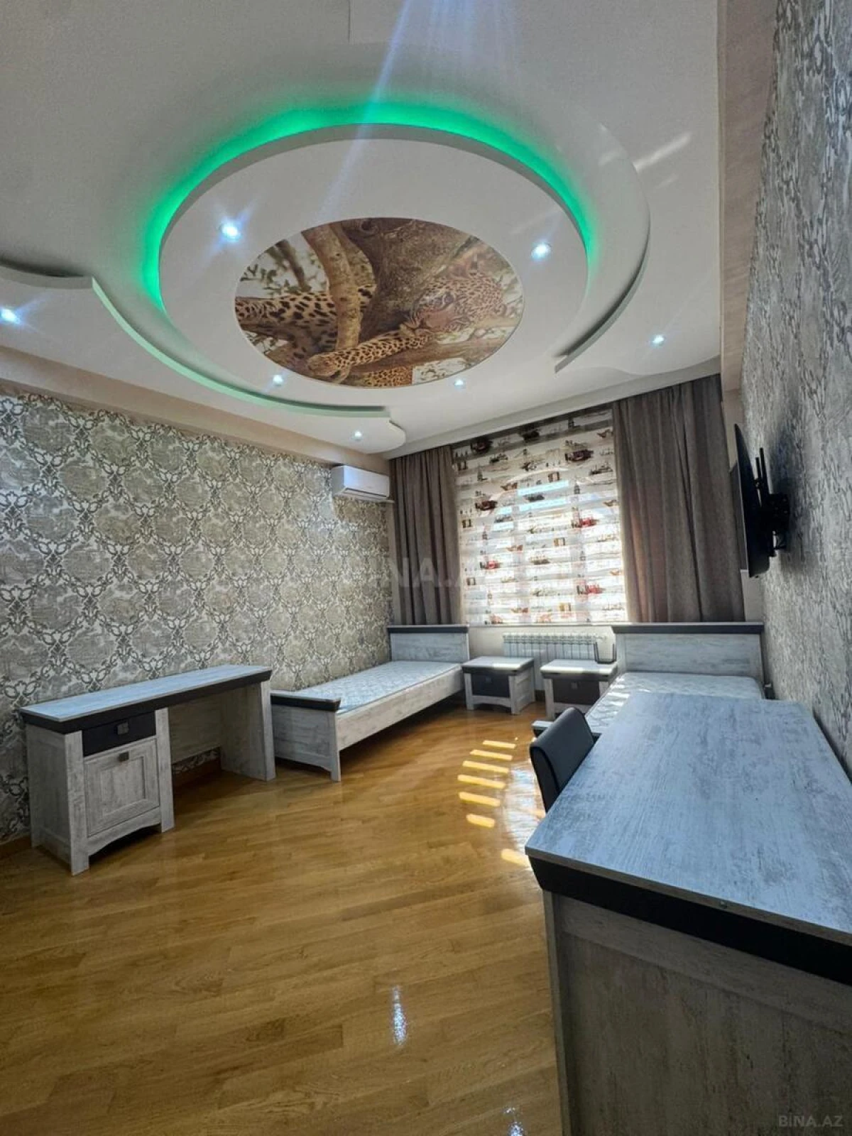 Satılır 3 otaqlı mənzil 140 m²