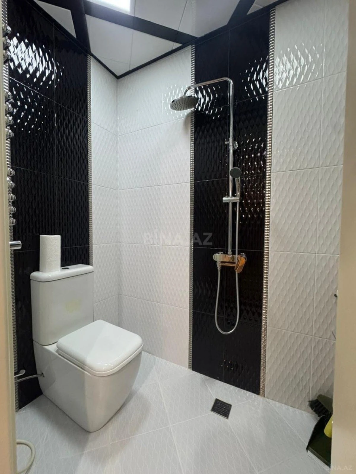 Satılır 3 otaqlı mənzil 140 m²
