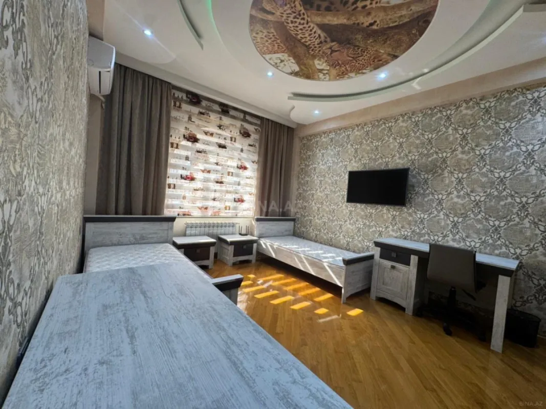 Satılır 3 otaqlı mənzil 140 m²