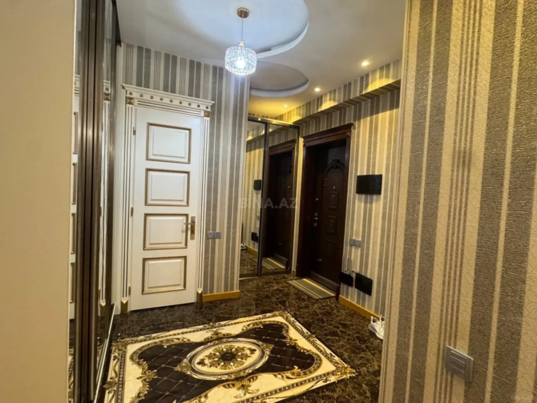 Satılır 3 otaqlı mənzil 140 m²