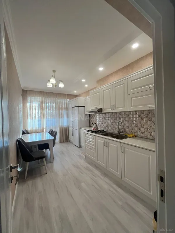 Satılır 3 otaqlı mənzil 110 m²