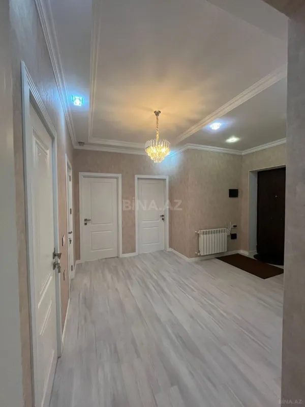 Satılır 3 otaqlı mənzil 110 m²