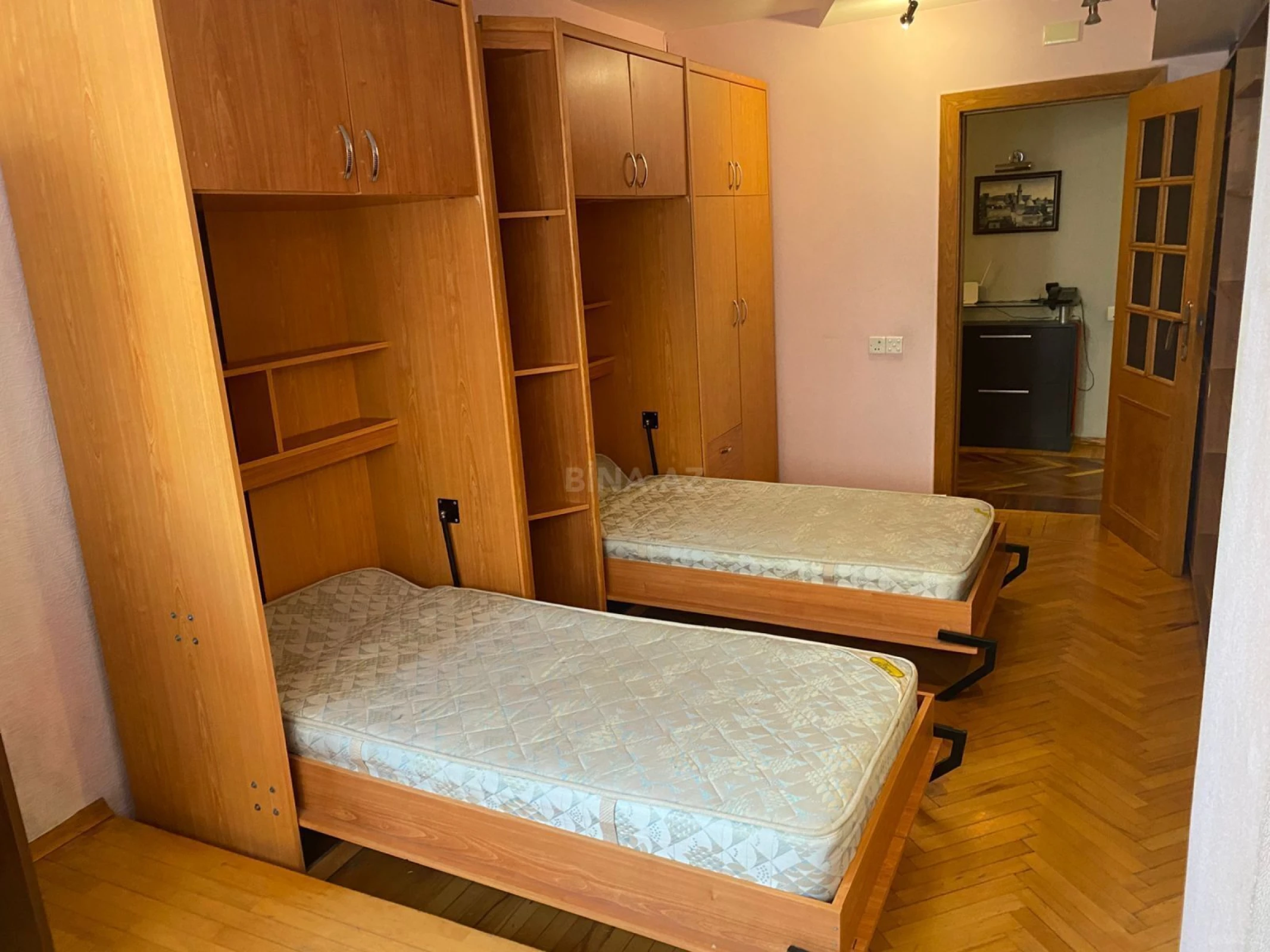 Kirayə verilir 4 otaqlı mənzil 120 m²