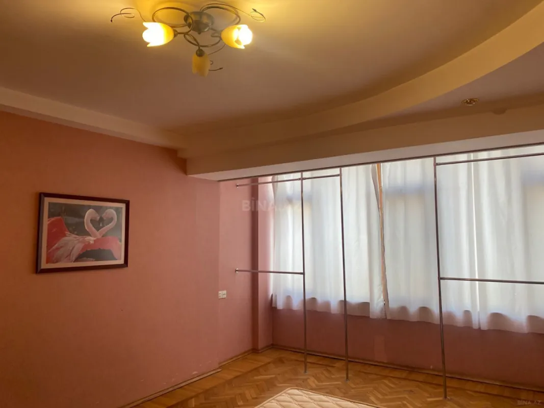 Kirayə verilir 4 otaqlı mənzil 120 m²