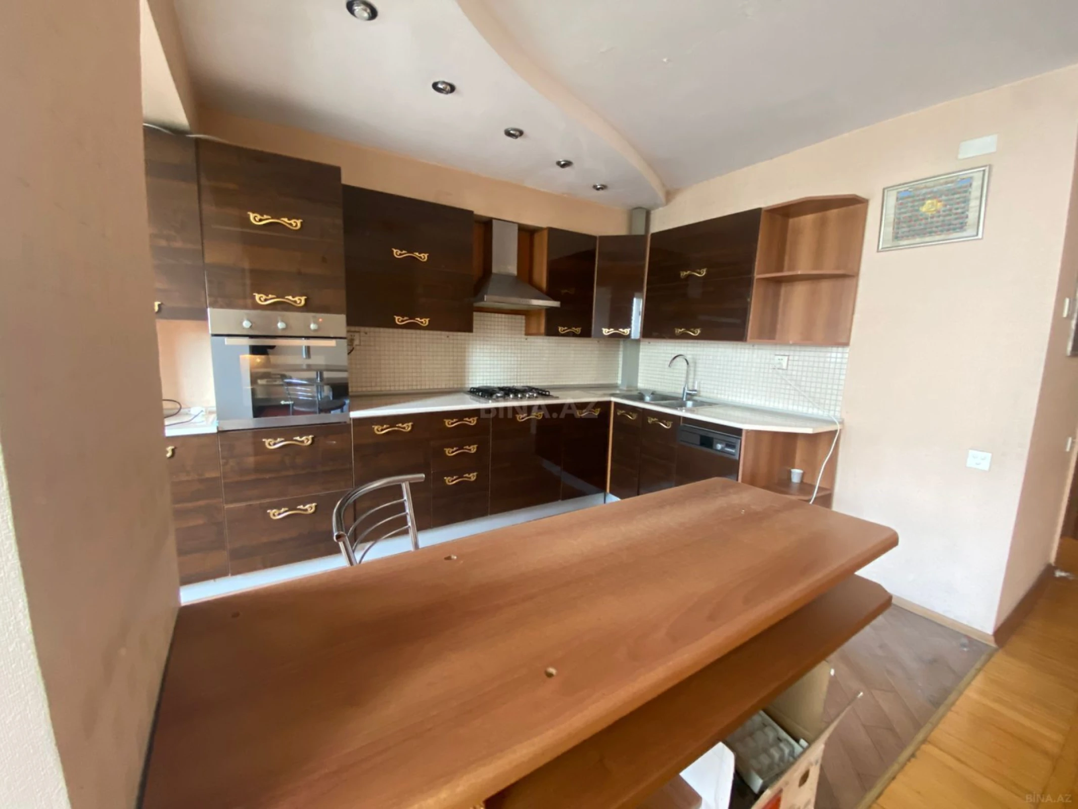 Kirayə verilir 4 otaqlı mənzil 120 m²