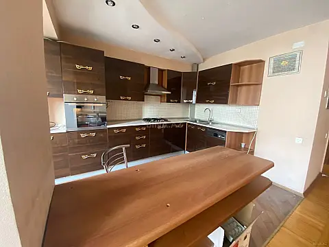Kirayə verilir 4 otaqlı mənzil 120 m²