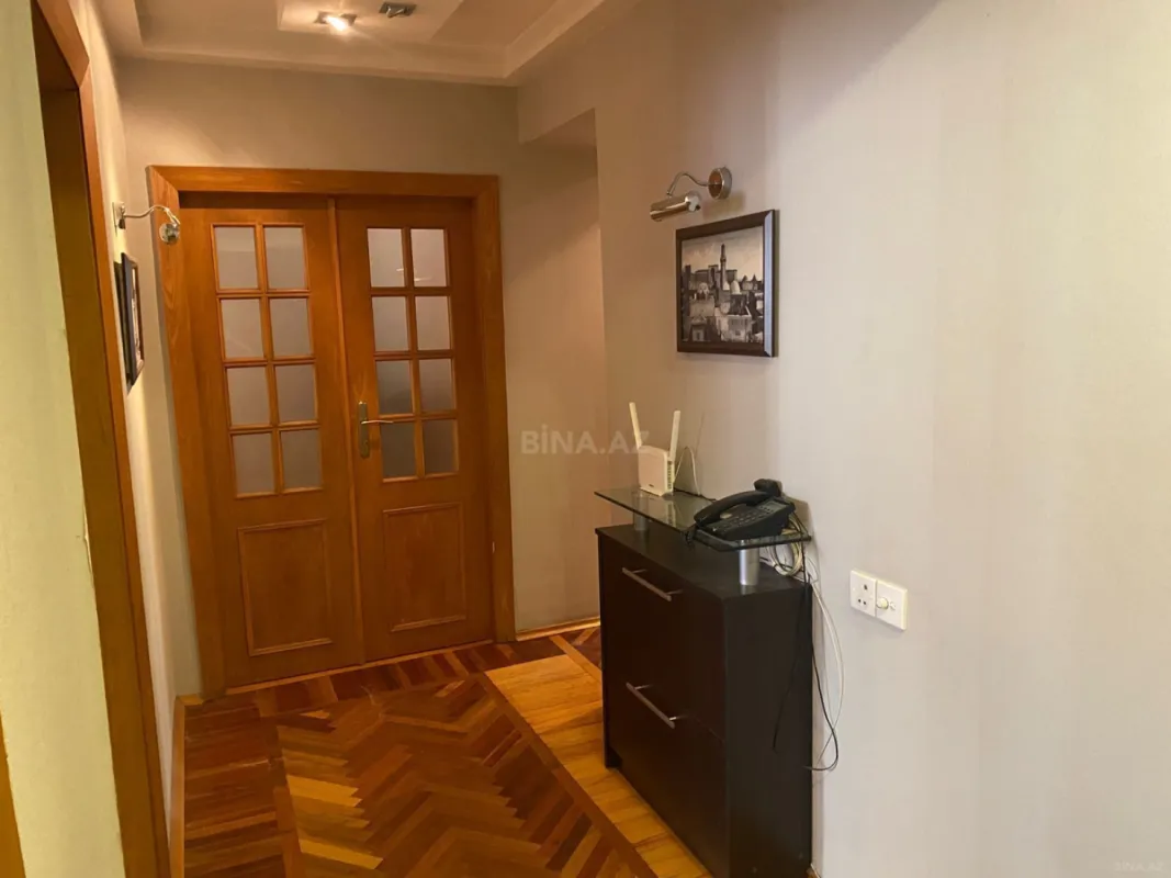 Kirayə verilir 4 otaqlı mənzil 120 m²