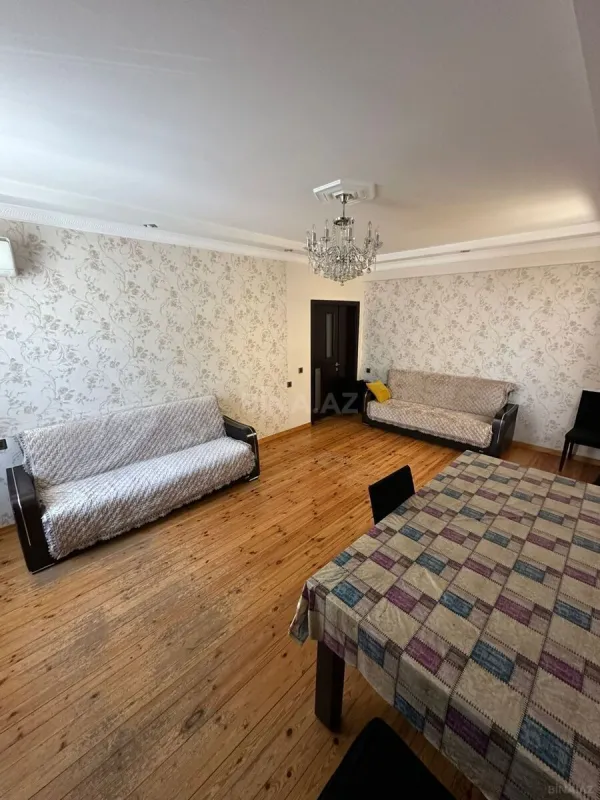 Kirayə verilir 3 otaqlı mənzil 140 m²