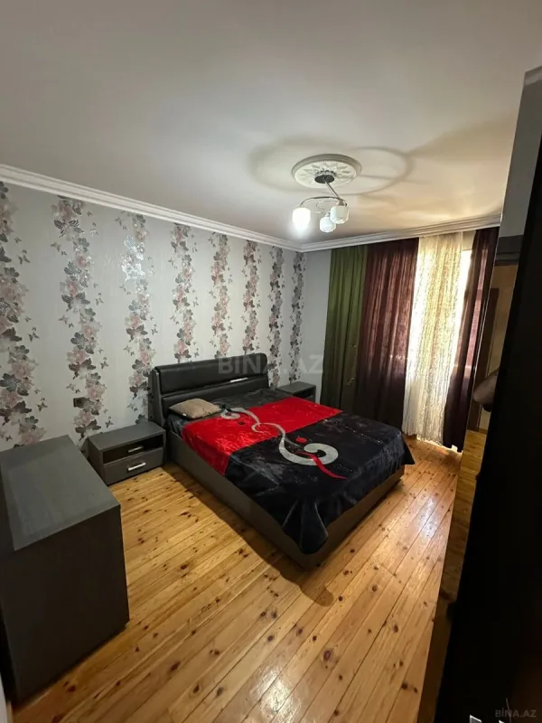 Kirayə verilir 3 otaqlı mənzil 140 m²