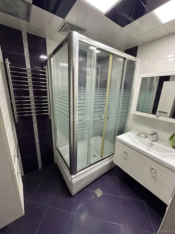 Kirayə verilir 3 otaqlı mənzil 140 m²