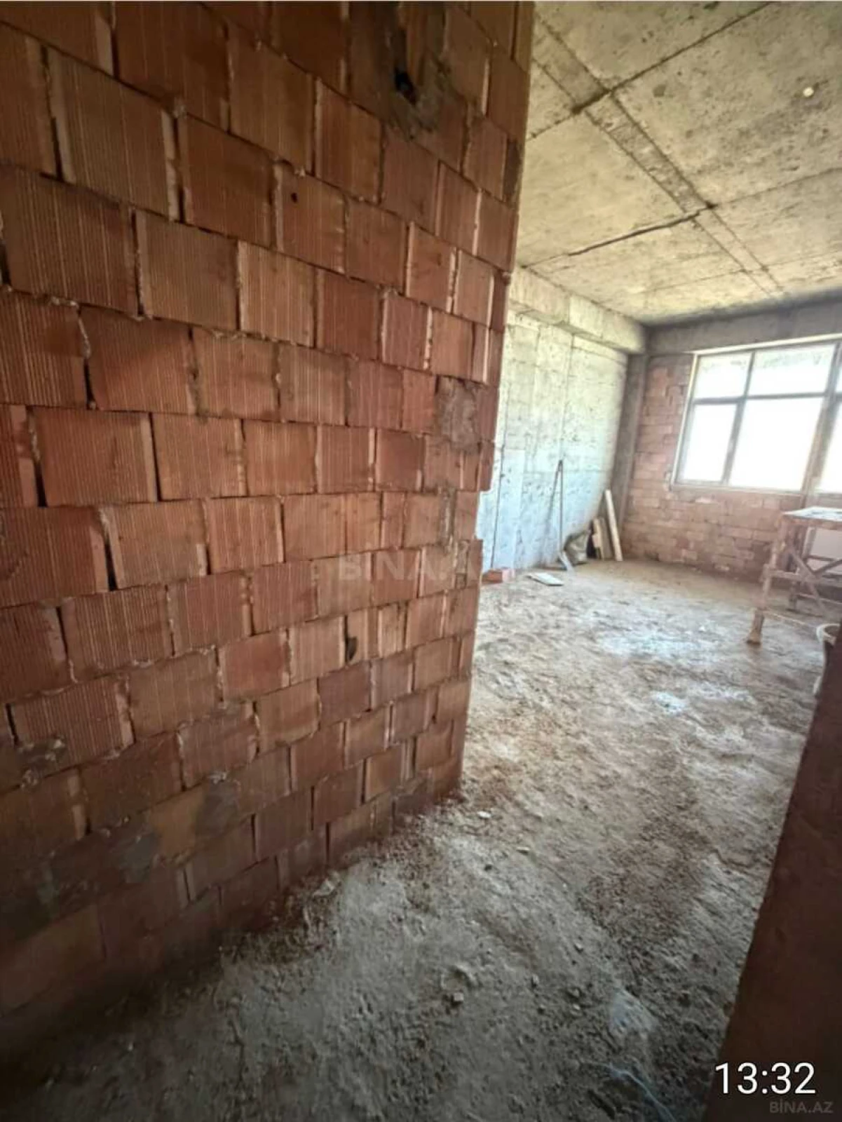 Satılır 2 otaqlı mənzil 87.6 m²